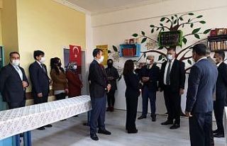 Usta öğreticilerden liseye kütüphane