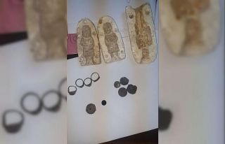 Uygulamada durdurulan araçtan 13 adet tarihi eser...