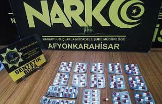 Uyuşturucu haplarla yakalanınca torbacıyı ele...