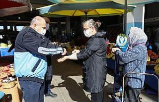 Vakaların arttığı İzmir’de pazar yerlerindeki...
