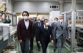 Vali Atay fabrika ziyaretlerine devam ediyor
