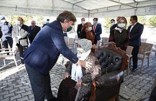 Vali Aydoğdu, ayakta kalan kadınları koltuğa,...