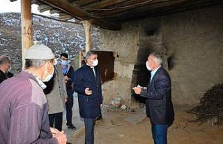 Vali Baruş, deprem bölgesinde incelemelerde bulundu