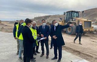 Vali Çağatay, Ahlat’taki ‘Millet Bahçesi’...