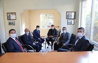 Vali Çelik: "Tedbirleri anlatmaktan vazgeçmeyin"