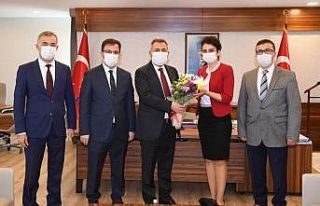 Vali Elban: "Öğretmenler her türlü takdiri...