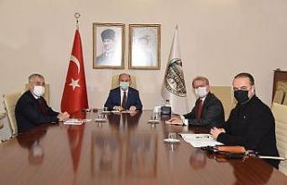 Vali Karadeniz kaymakamlarla yeni tedbirler için...