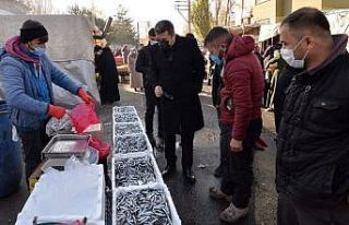 Valiyi pazarda gören esnafın şaşkınlığı