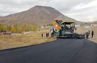 Van Büyükşehir Belediyesi Ortaköy Mahalle yolunu...