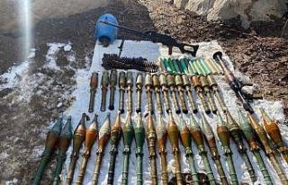 Van’da terör örgütüne ait silah ve mühimmat...