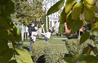 Vatandaşlar güneşin tadını çıkartıyor