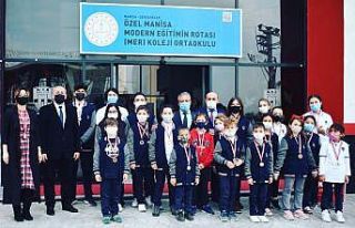 Yarışmada dereceye giren öğrenciler ödüllendirildi