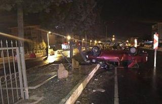 Yasağı delip sokağa çıkan sürücü ve arkadaşı...