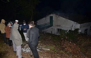 Yaşlı kadını domuz bağı ile bağlayıp çuvala...