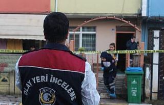 Yaşlı kadının kahvesine uyuşturucu hap koyup...