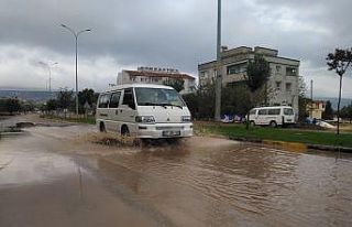 Yavuzeli’nde sağanak yağmur etkili oldu