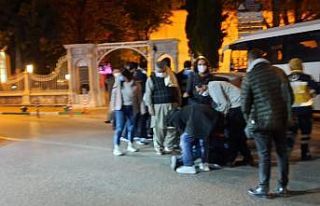 Yaya geçidinde turiste araç çarptı