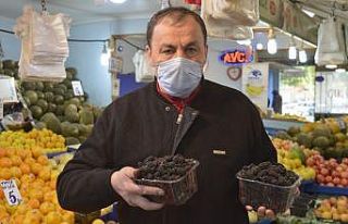 Yazın 10 liraya satılan karadut, kışın 50 liradan...