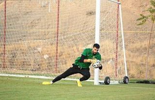 Yeni Malatyaspor’da kaleci Abdulsamed’ten kötü...