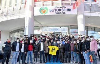 Yenimalatyaspor taraftarlarından Başkan Gürkan’a...