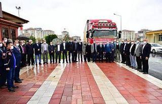 Yeşilyurt’tan İzmir’e 10 ton gıda ve 500 battaniye...