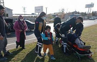 Yoldan çıkıp üçüncü bir araca da çarptı;...