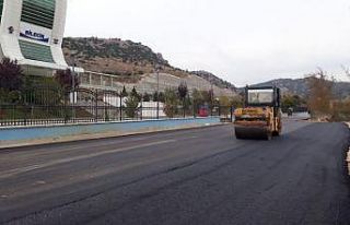 Yüksek Hızlı Tren girişine asfalt çalışması...