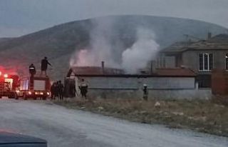 Yunak’ta müştemilat yangını söndürüldü