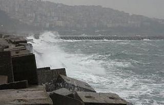 Zonguldak’ta yağmur ve rüzgar etkili oldu
