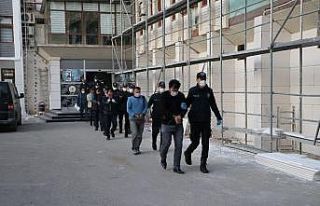 Zorla fuhuş yaptıranlara ’çanta’ operasyonu:...