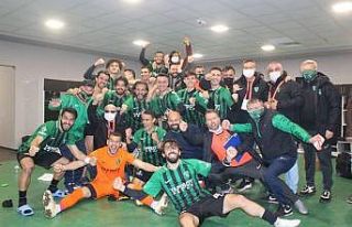 17 sporcusu karantinada olan Kocaelispor ikinci testlerin...