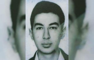 20 yaşındaki genç aracının içinde tüfekle vurulmuş...