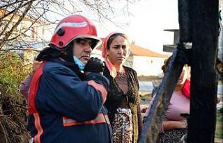 3’üncü kez barakasının yanışını çaresiz...