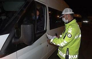 43 ilin geçiş noktasında "seyahat izin belgesi"...