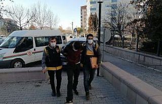 49 suç kaydı olan ve cezaevinden izinli çıkan...