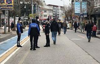 56 saatlik kısıtlama öncesi Düzce caddelerinde...