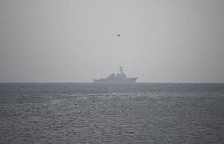 ABD savaş gemisi İstanbul Boğazı’ndan geçti