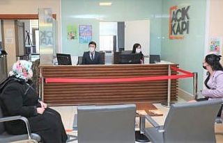 Açık Kapı, yüzleri güldürüyor