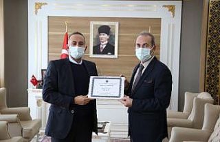 Ada’m bir ödülde ABD’den aldı