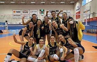 Adam Voleybol çıkışını sürdürdü 1-3