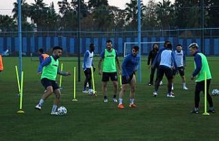 Adana Demirspor devre arasına lider girmek istiyor