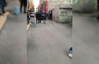 Adana’da çöp kutusunda ses bombası patladı