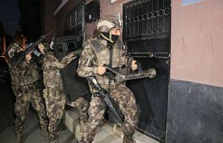 Adana’da torbacılara şafak operasyonu