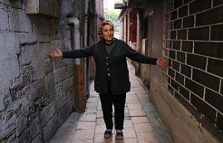 Adana’nın en dar sokağı görenleri şaşırtıyor