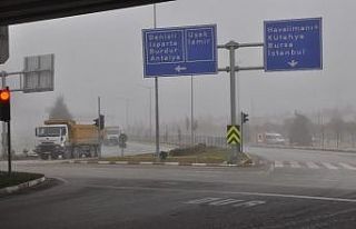 Afyonkarahisar’da sisli hava hayatı olumsuz etkiledi