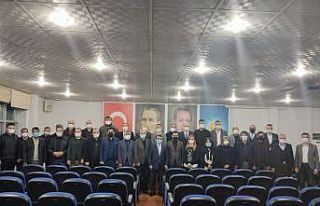 AK Parti Batman İl Başkanlığının yürütme kurulu...