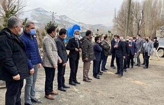 AK Parti heyeti İran sınırında