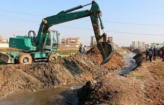 Akçakale’de drenaj çalışmaları başladı