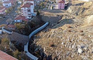 Akdağmadeni’nde alt yapı ve dere ıslahı çalışmaları...