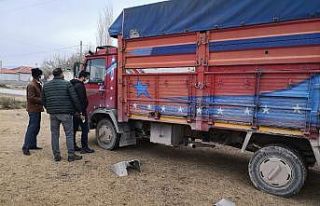 Aksaray’da kamyonetten akü hırsızlığı